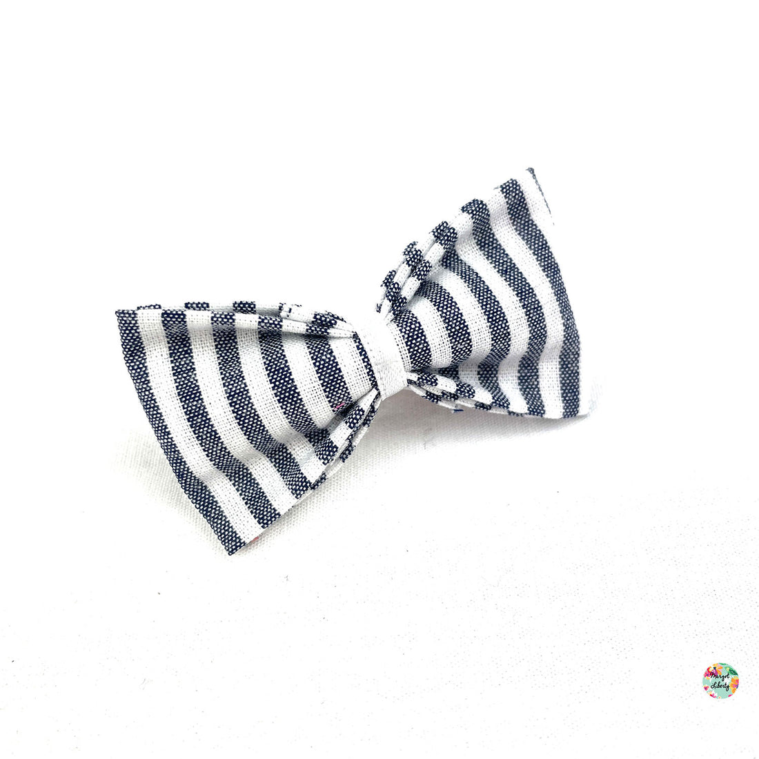 Barrette gris clair rayures blanches